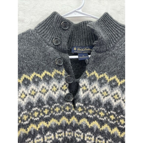 Brooks Brothers Handknit Lambswool 5 Button W/ Loop Mock Neck Medium - Picture 3 of 8